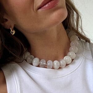 Chunky white jelly resin necklace; 15.75"L; 3.54"ext; looks like Baublebar: nwot